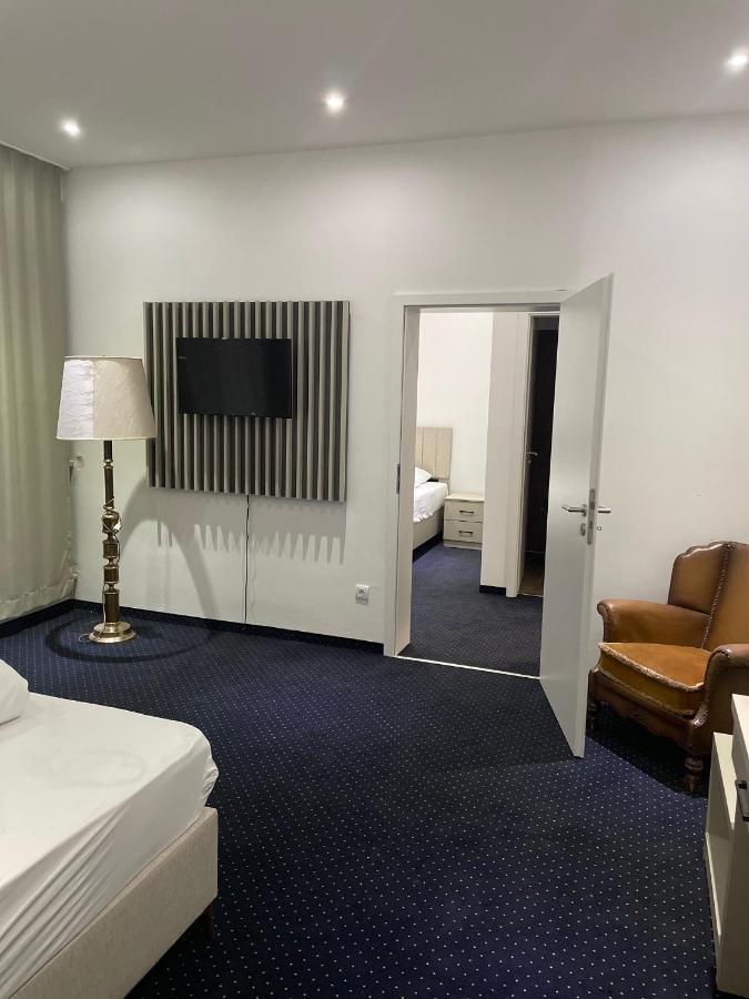Gastpark Hotel Manching Bagian luar foto