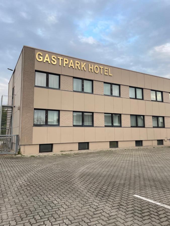 Gastpark Hotel Manching Bagian luar foto